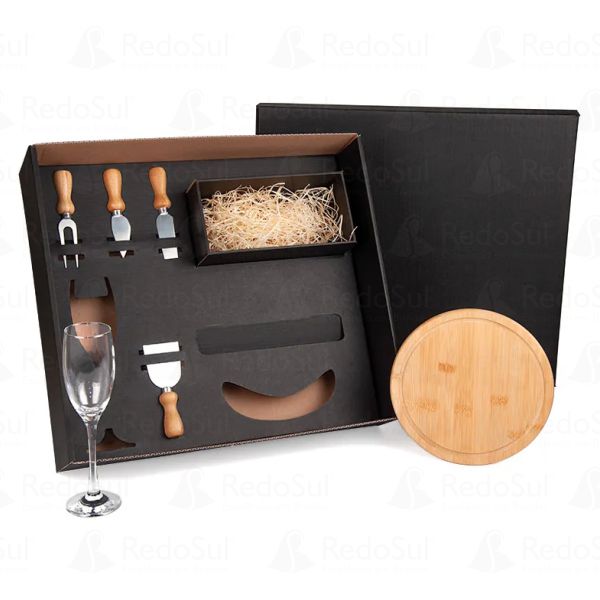 KIT Queijo Personalizado com tábua e taça de champagne